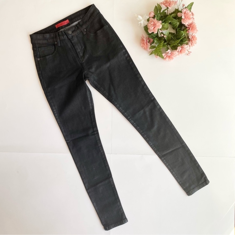 NWT Signature8 Black Coated Distressed Skinny Jeans